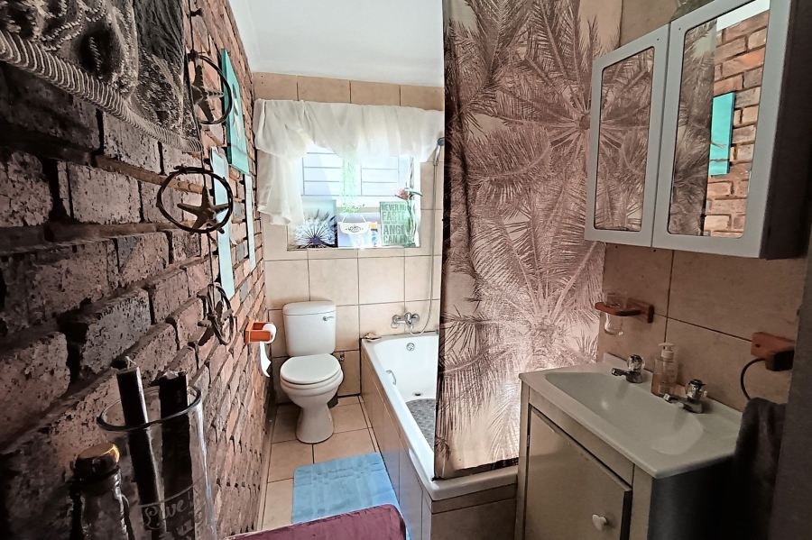 2 Bedroom Property for Sale in Meerhof North West